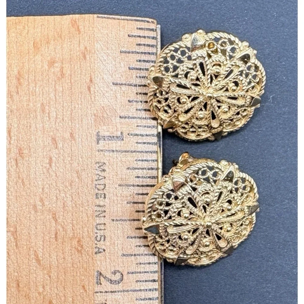 Vintage Turkey Sunburst Filigree Gold Tone Pierced Post Earrings‎ Ornate Classic